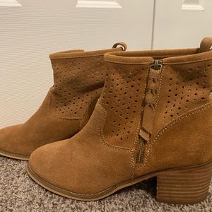 Brown ankle boots! Size 8